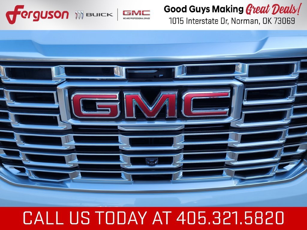2027 GMC Yukon Denali - Photo 9