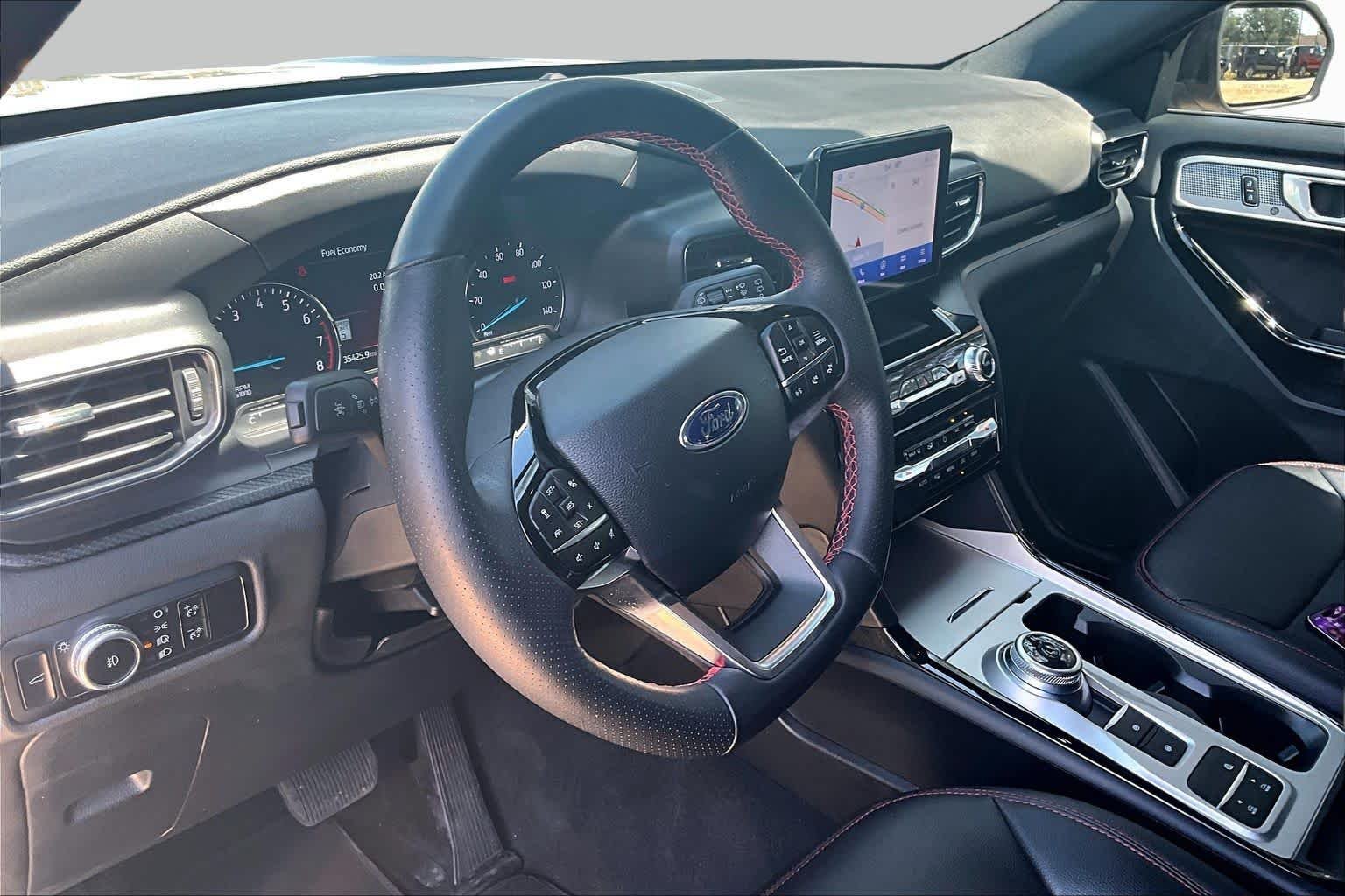 Used 2023 Carbonized Gray Metallic Ford ST-Line image 17