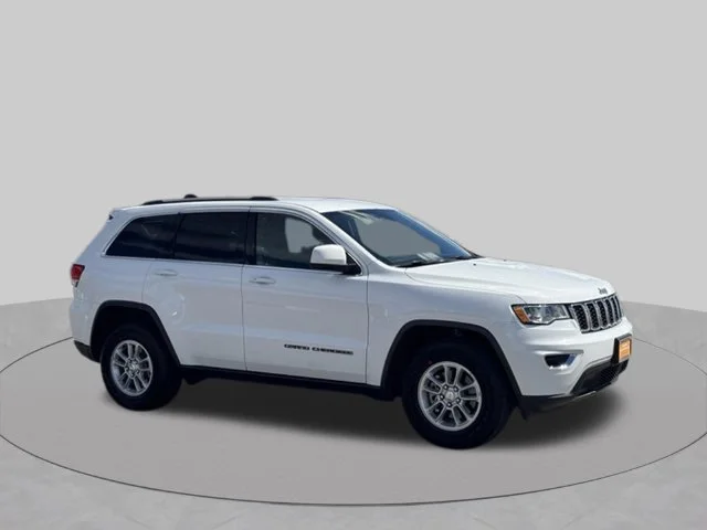Used 2018 White Jeep Laredo E image 10