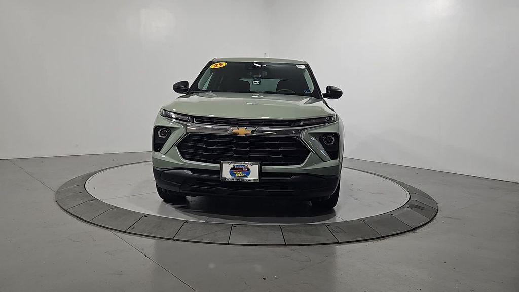 Used 2025 Green Chevrolet LS image 9