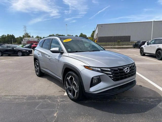 Used 2022 Silver Hyundai SEL Convenience image 1