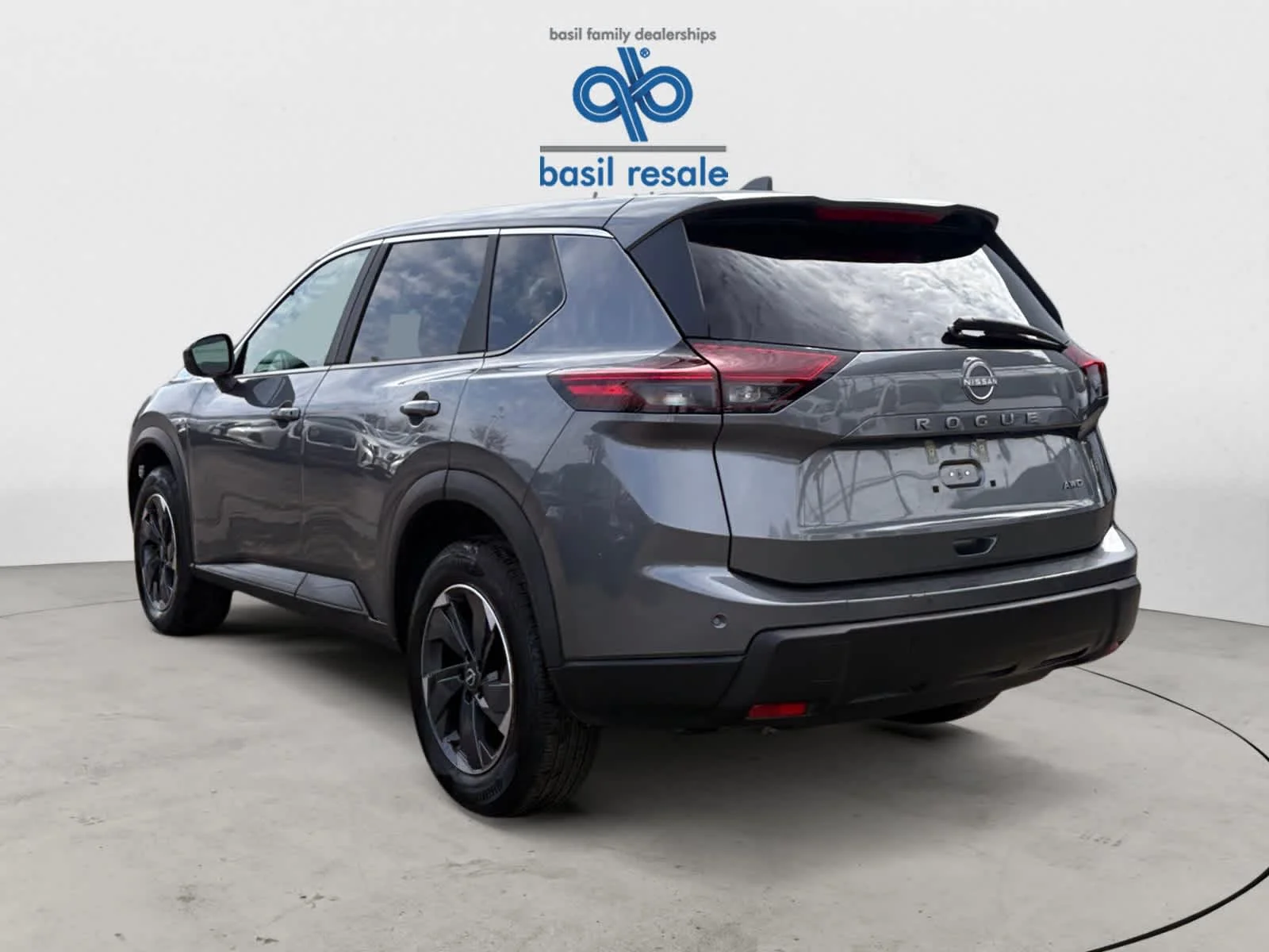 Used 2025 Gun Metallic Nissan SV image 3