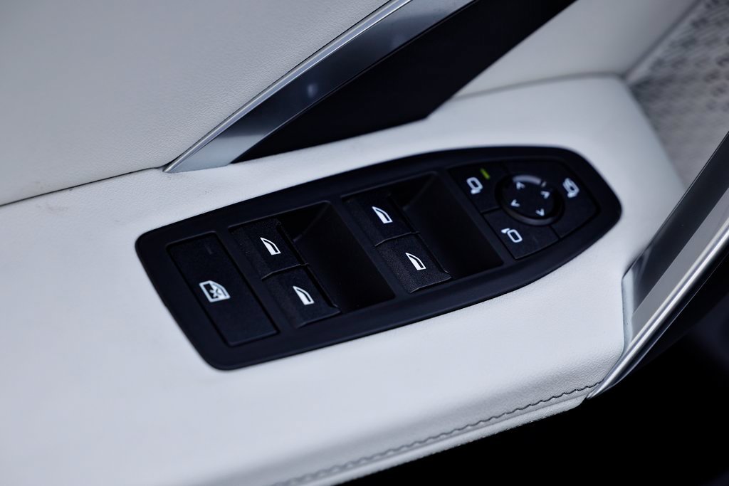 Used 2026 Space Silver Metallic BMW xDrive28i image 16