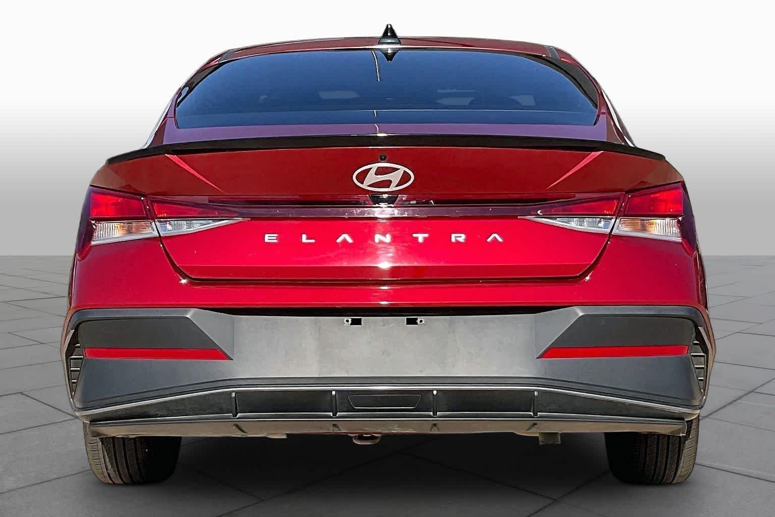Pre-Owned 2025 Hyundai Elantra SEL Sport