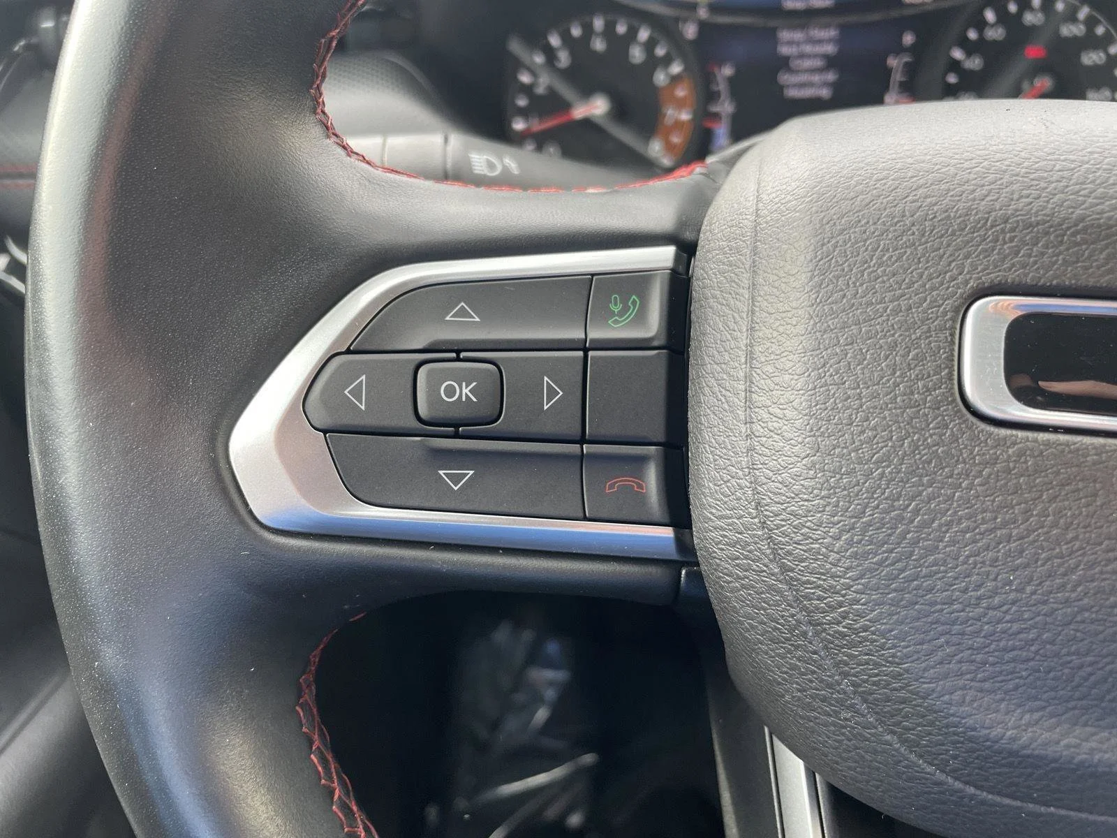 Used 2022 Diamond Black Crystal Pearlcoat Jeep Trailhawk image 15