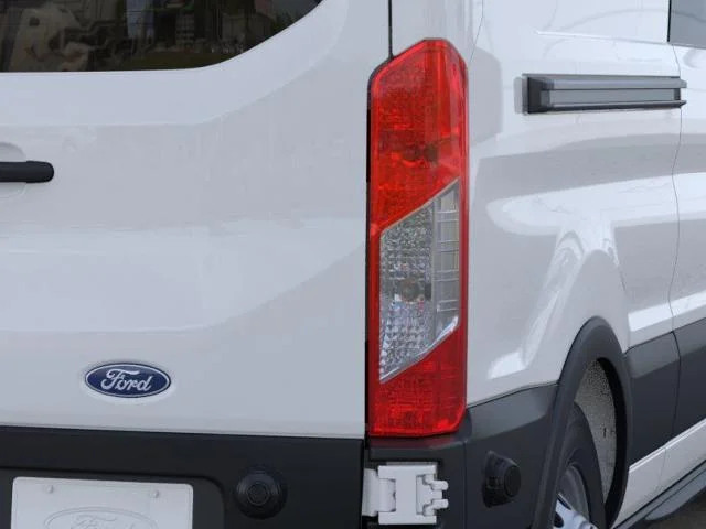 New 2026 Oxford White Ford Cargo Van image 44