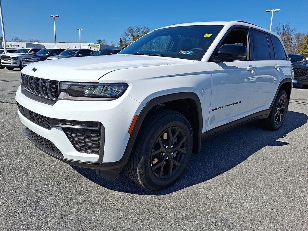 New 2026 White Jeep Altitude image 2