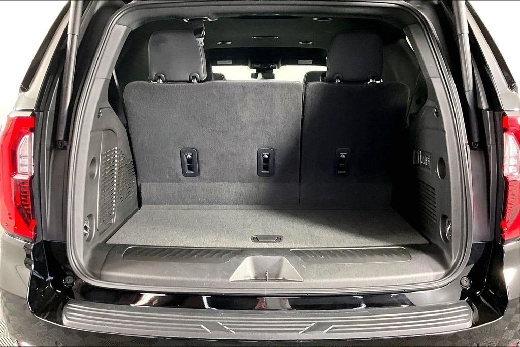 Used 2025 Black GMC Elevation image 29