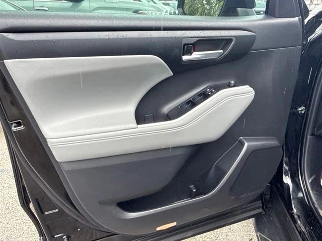 Used 2026 Black Toyota XLE image 34