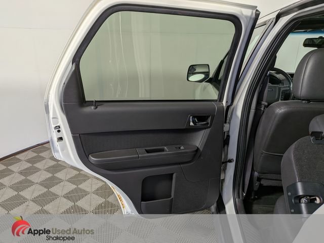 Used 2011 White Ford Limited image 27