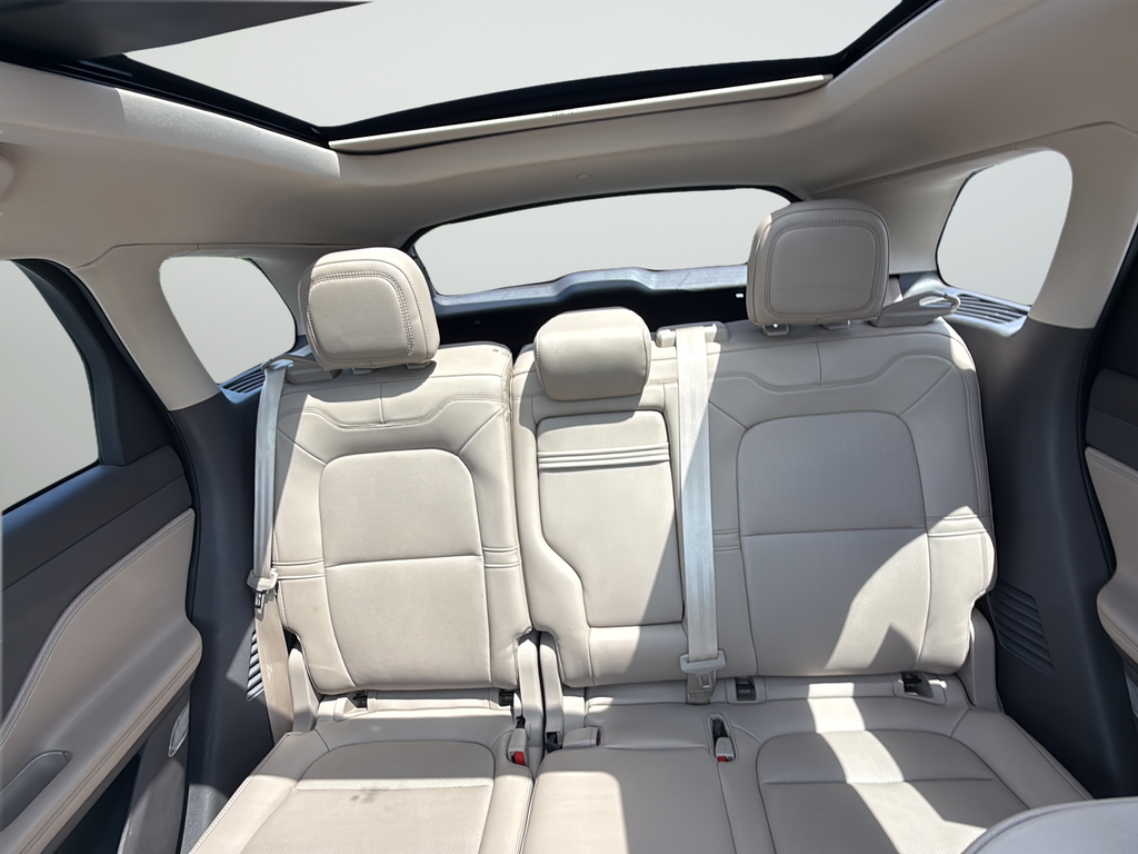 Used 2020 White Lincoln Standard image 22