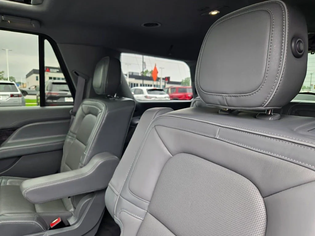 Used 2019 Silver Lincoln Reserve image 21