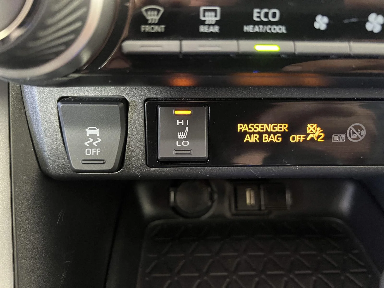 Used 2022 Magnetic Gray Metallic Toyota XLE Premium image 21