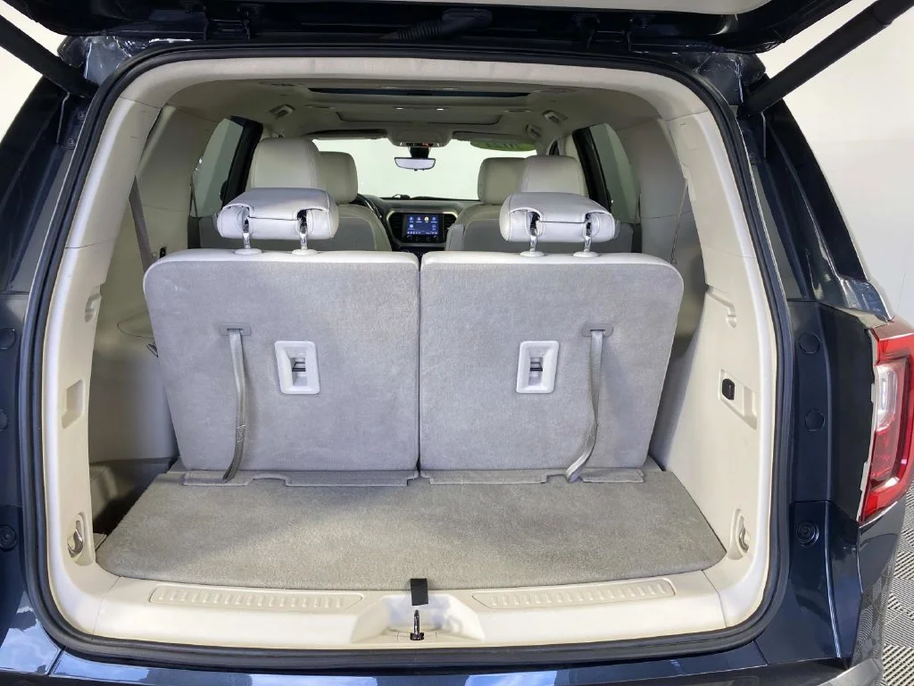 Used 2021 Hunter Green GMC Denali image 8