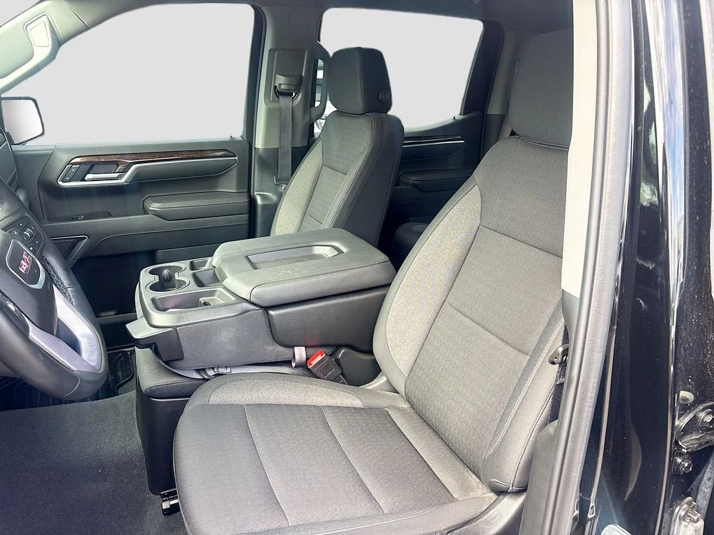 Used 2025 Onyx Black GMC Elevation image 22