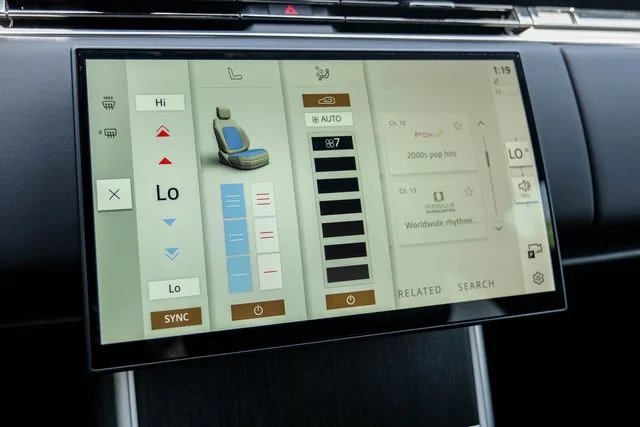 New 2026  Land Rover SE image 39