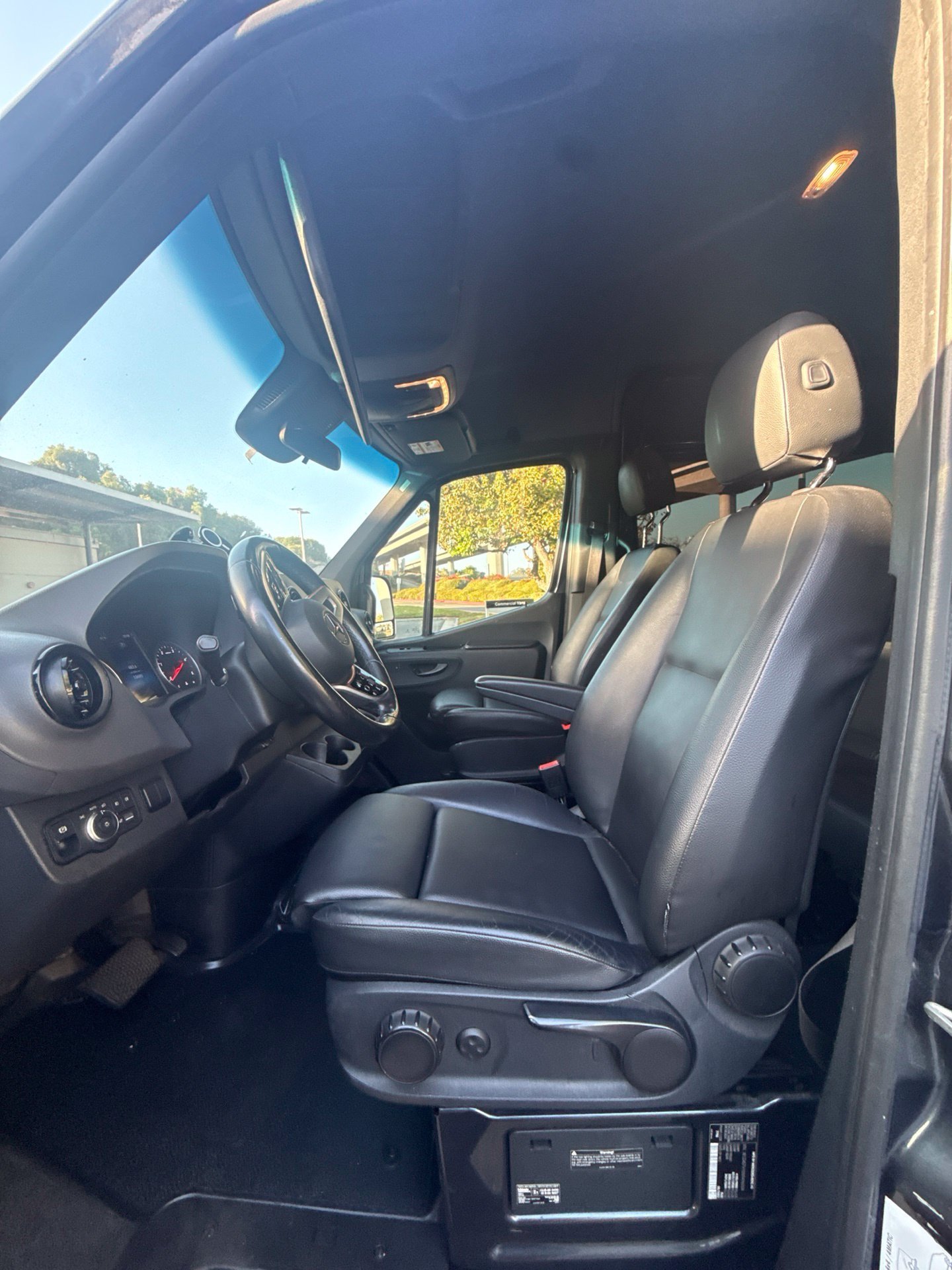Used 2022  Mercedes-Benz Passenger 144 WB image 11