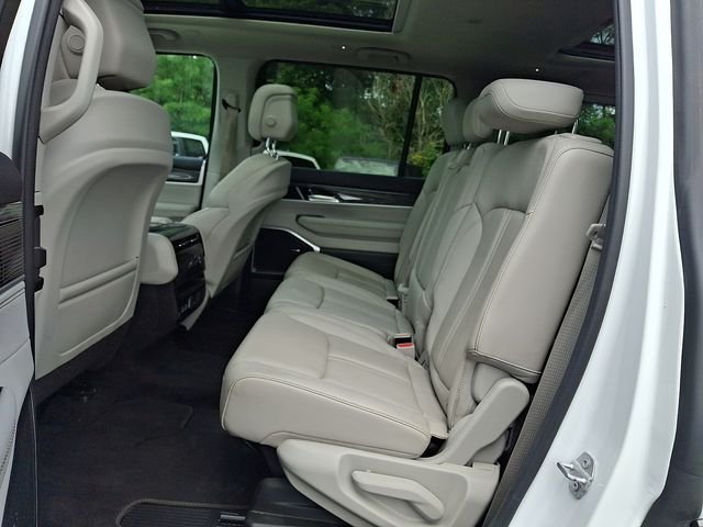 Used 2022 White Jeep Series II image 10