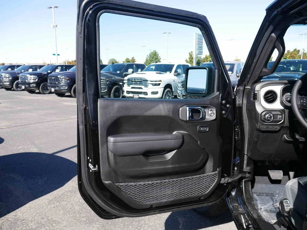 2025 Jeep Gladiator Sport S - Photo 28