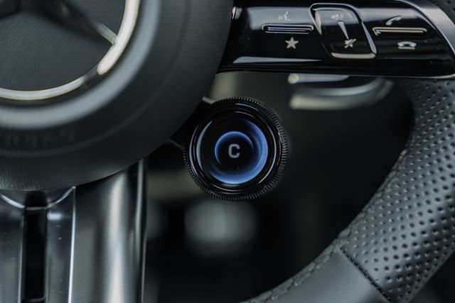 New 2026  Mercedes-Benz GLA 35 AMG® image 33