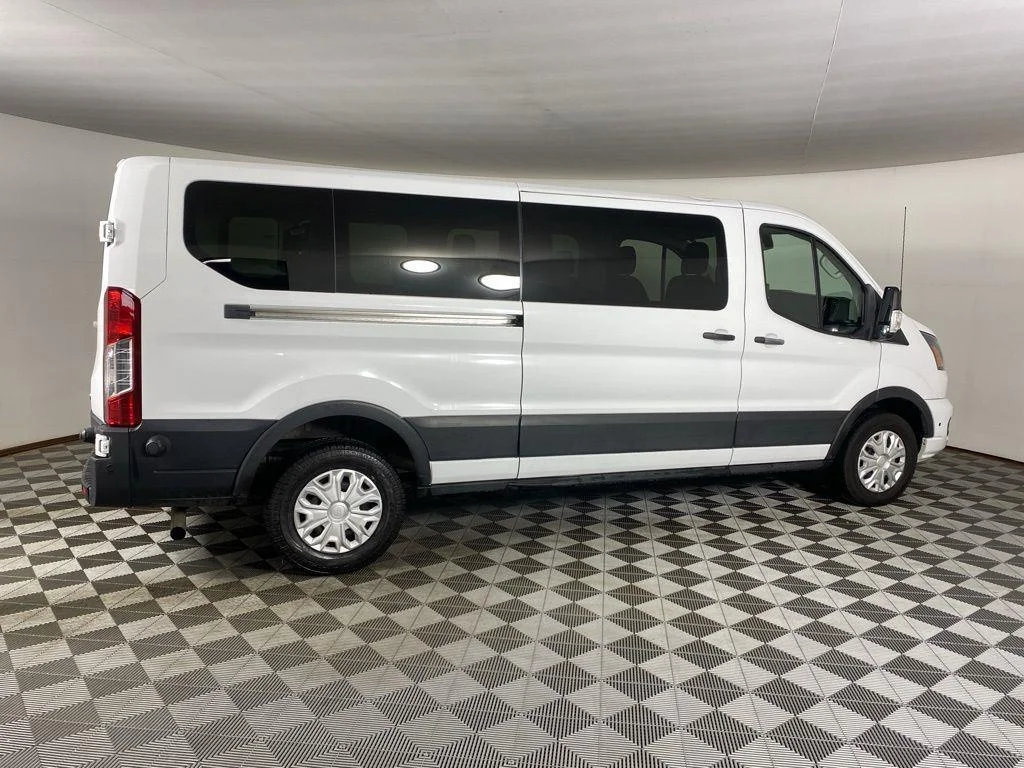 Used 2024 Oxford White Ford XLT image 10