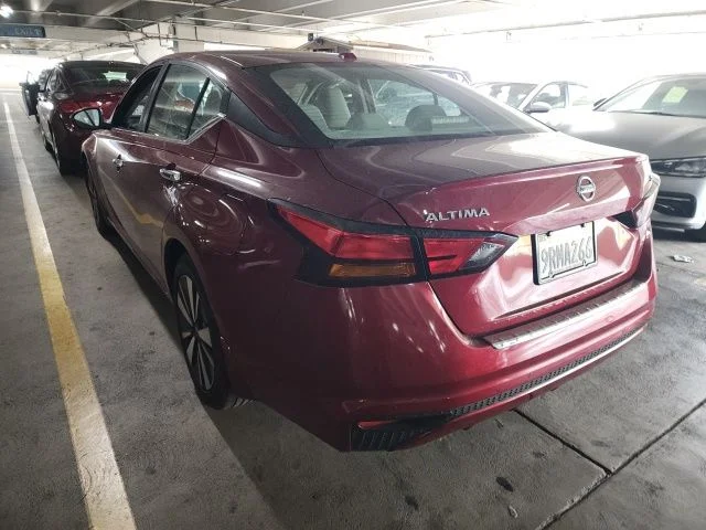 Used 2021 Red Nissan 2.5 SV image 3
