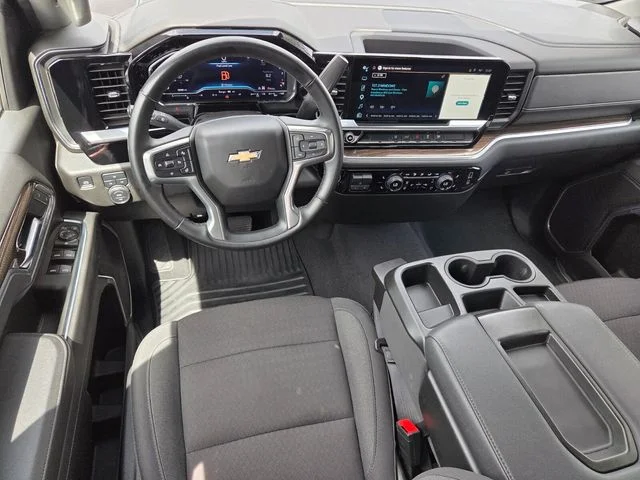 2025 Chevrolet Silverado 2500HD LT - Photo 9