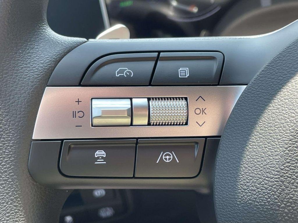 New 2026 White Hyundai SEL AWD image 21