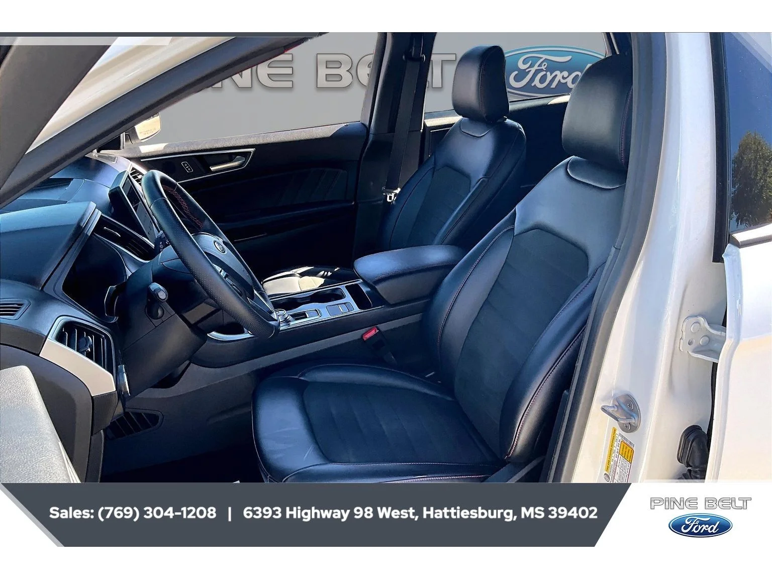 Used 2022 Star White Metallic Tri-Coat Ford ST-Line image 18