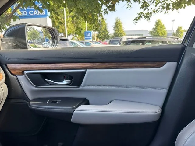 Used 2017 Blue Honda Touring image 32