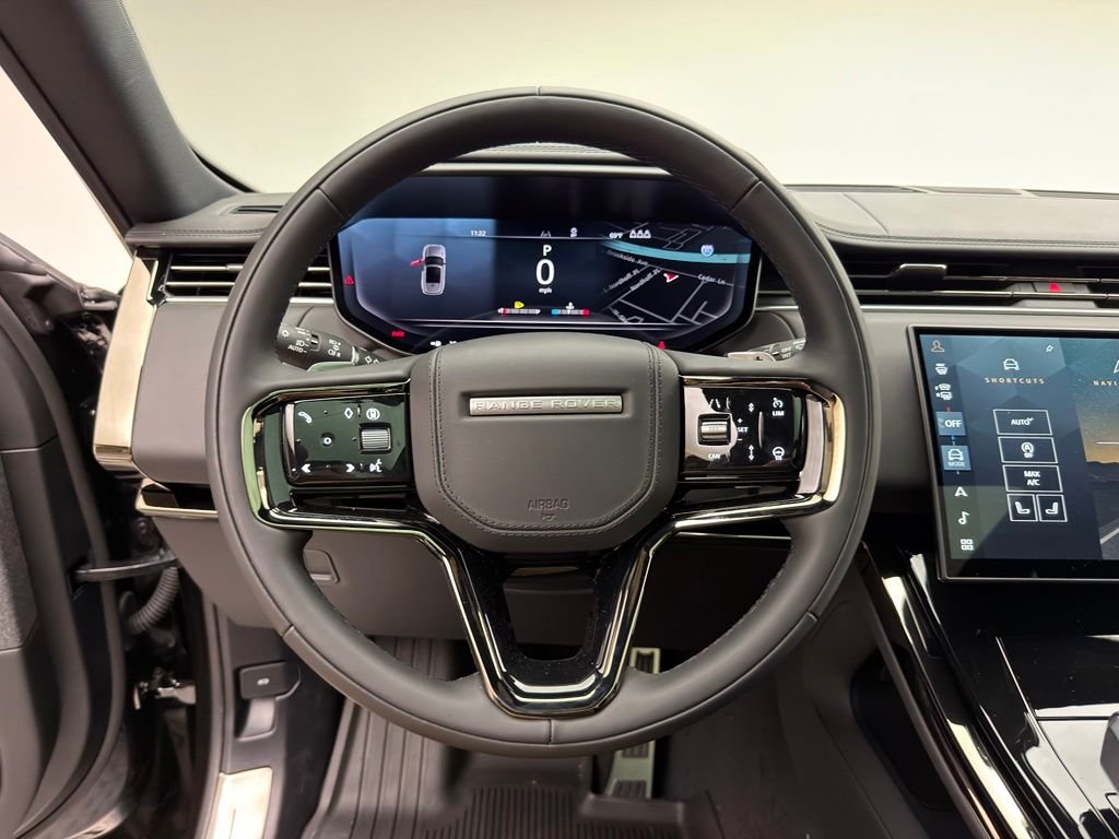 New 2026 Obsidian Black in Gloss Finish Land Rover Dynamic SE image 14