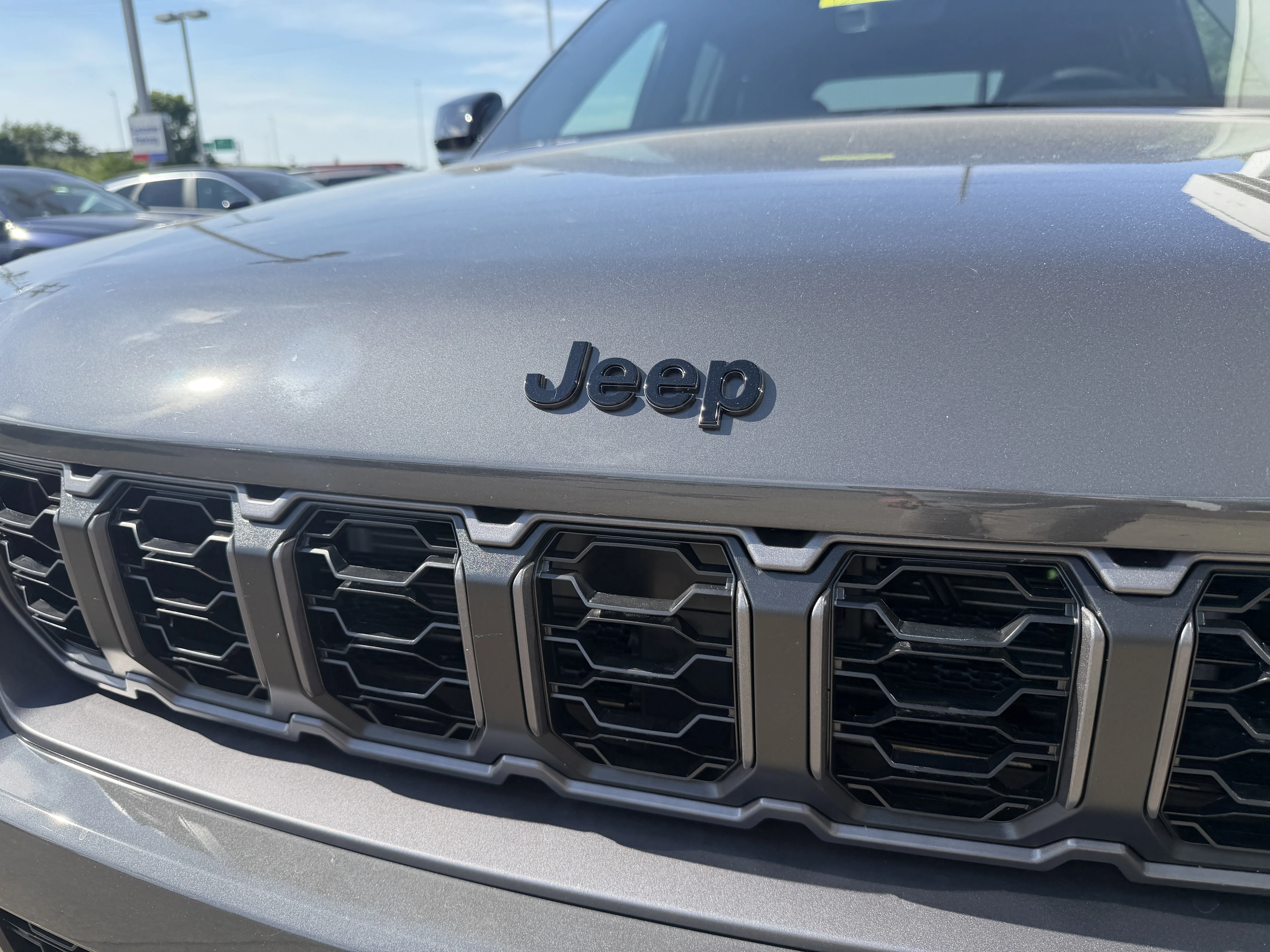 New 2026 Baltic Gray Metallic Clear-Coat Exterior Paint Jeep Altitude image 19