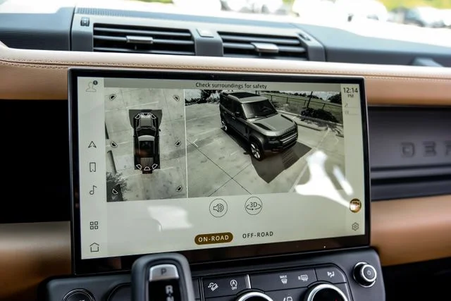 New 2026 Woolstone Green Land Rover X-Dynamic SE image 29