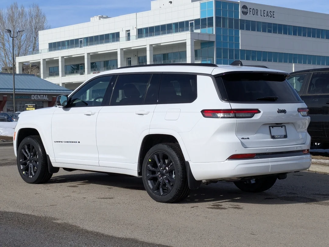 New 2026 White Jeep Limited Reserve - - 4x4 - Pano Sunroof - 6- Passenger Seating - Trailer Tow - Vent Seats & More! image 6