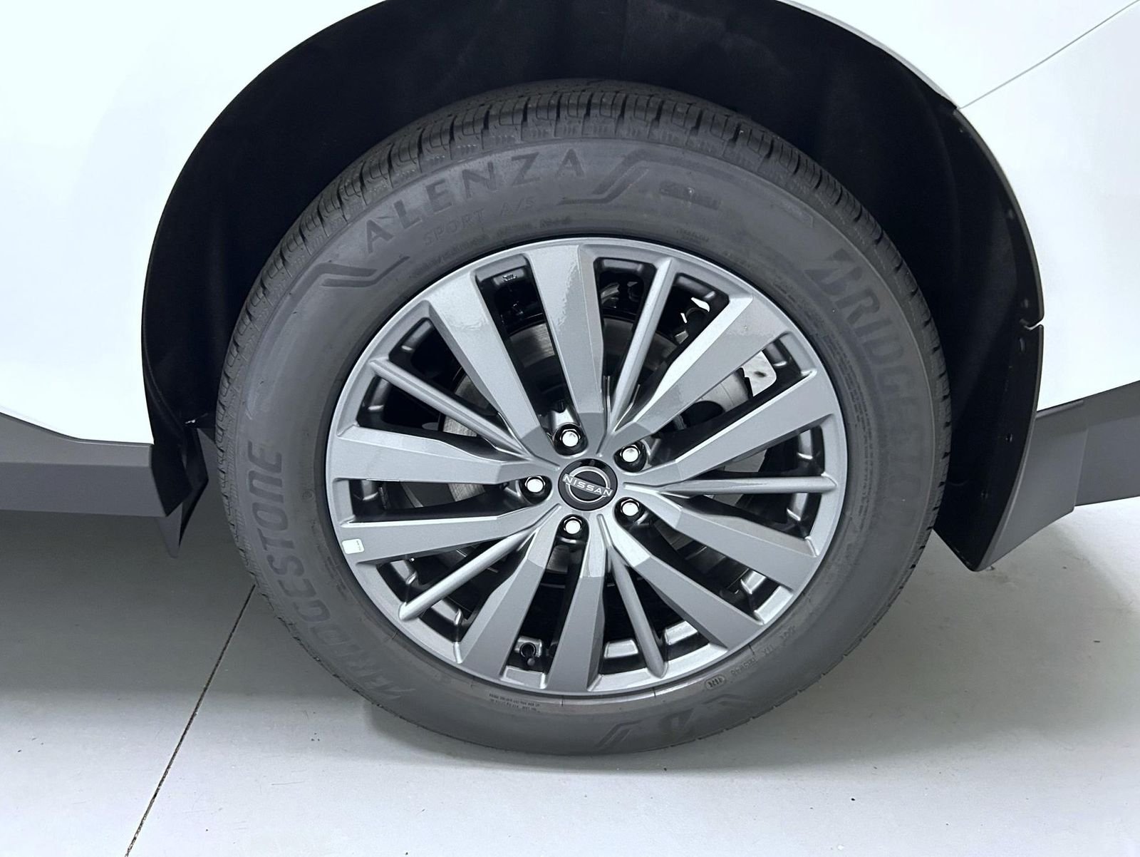 New 2026 White Nissan SL image 22