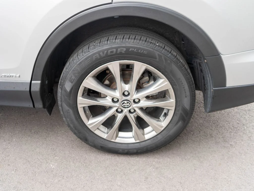 Used 2016 Silver Toyota Limited image 27