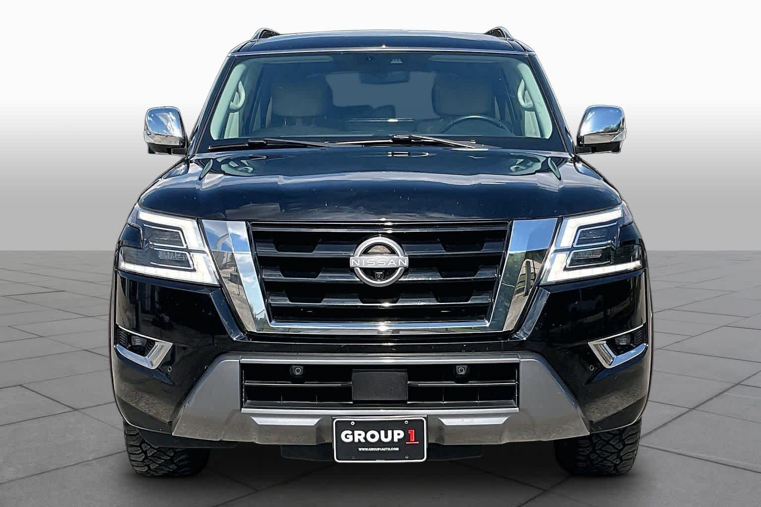 Used 2023 Super Black Nissan Platinum image 4