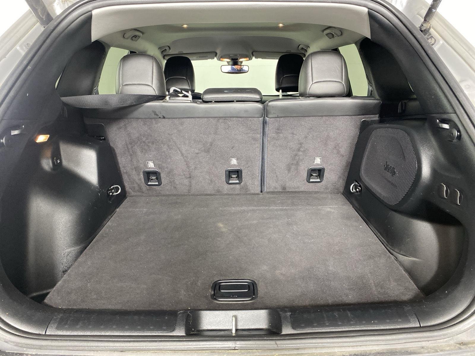 Used 2019 Sting-Gray Clearcoat Jeep Limited image 34