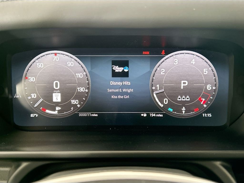 New 2026 Fuji White Land Rover X-Dynamic SE image 33