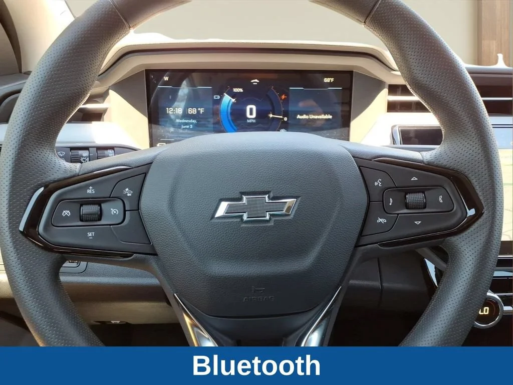 New 2027 Summit White Chevrolet LT image 11