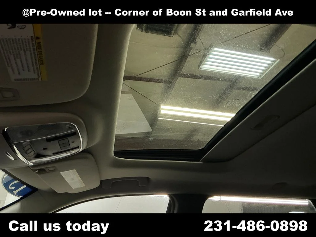 Used 2015 Silver Dodge Limited image 13
