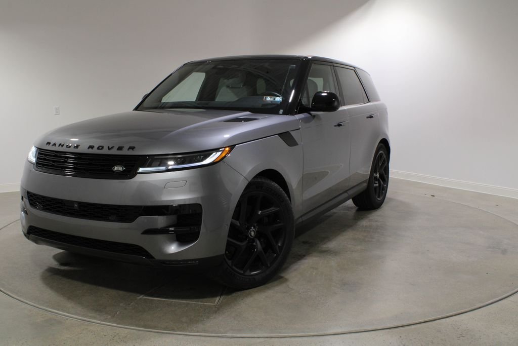 Certified Used 2025 Eiger Gray Metallic Land Rover SE image 1