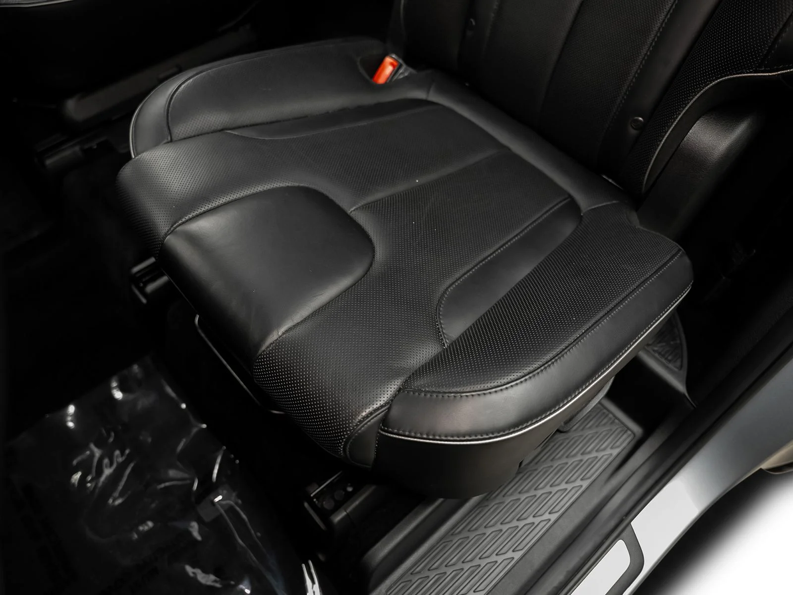 Used 2020 Silver Hyundai Limited image 40