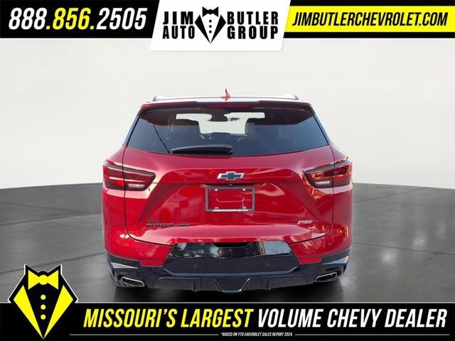 Used 2023 RADIANT RED TINTCOAT Chevrolet RS image 20