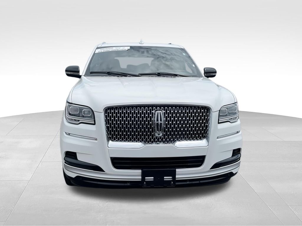 Used 2022 White Lincoln Reserve image 3