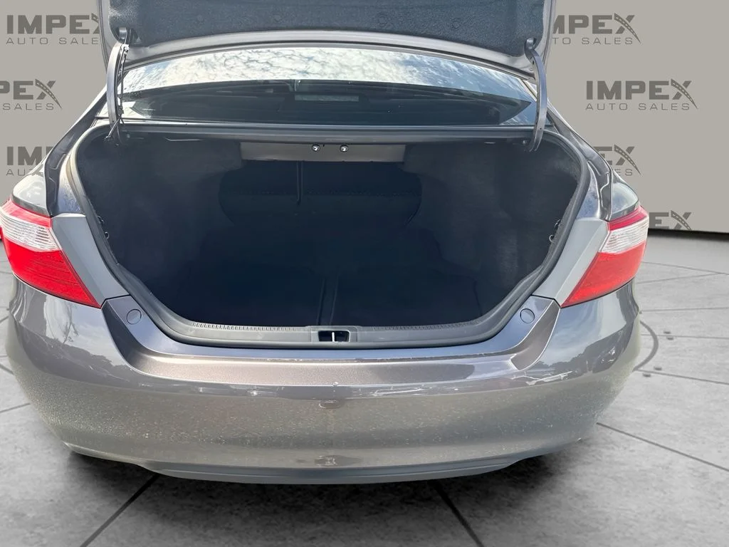 Used 2015 Gray Toyota SE image 15