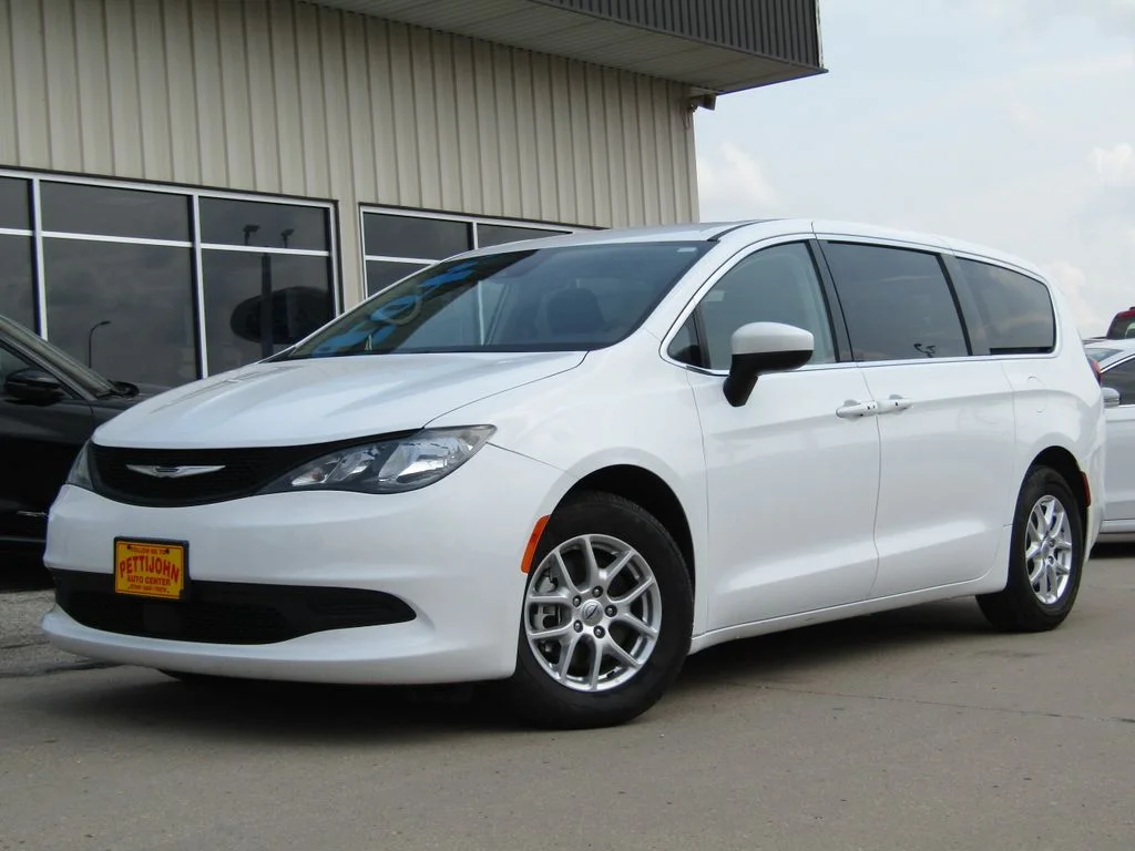 Used 2023 White Chrysler LX image 12