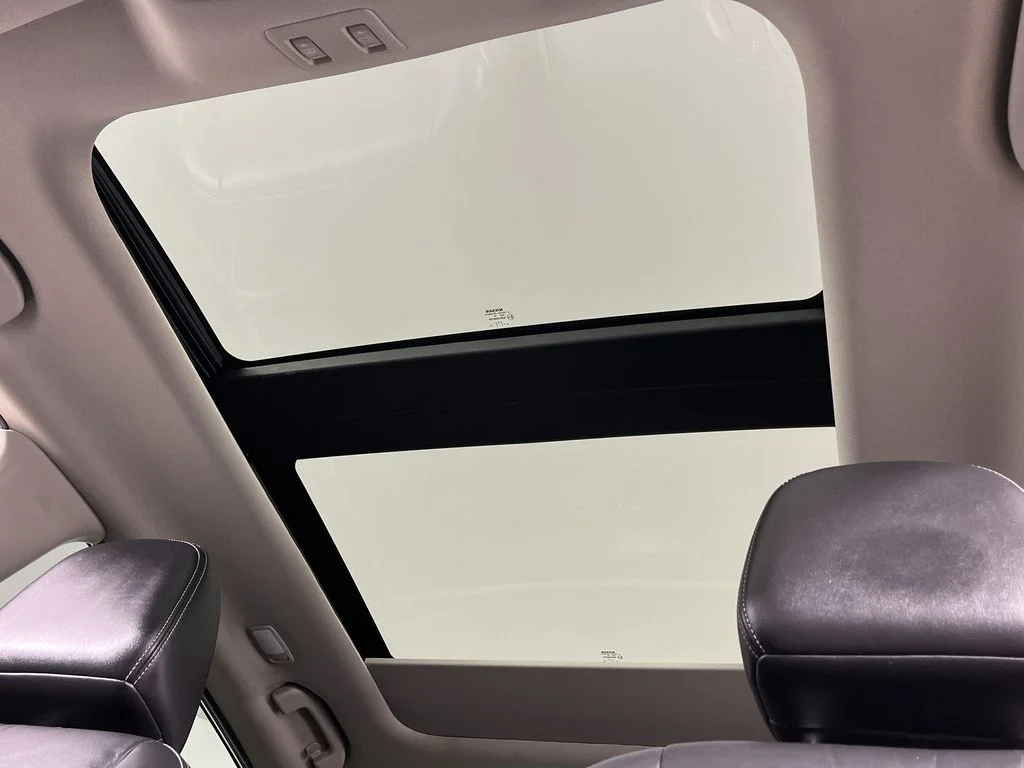 Used 2019 Silver Nissan Platinum image 22