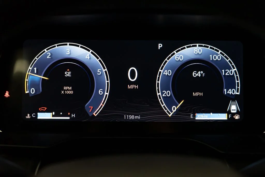 Used 2025 White Jeep Laredo image 18