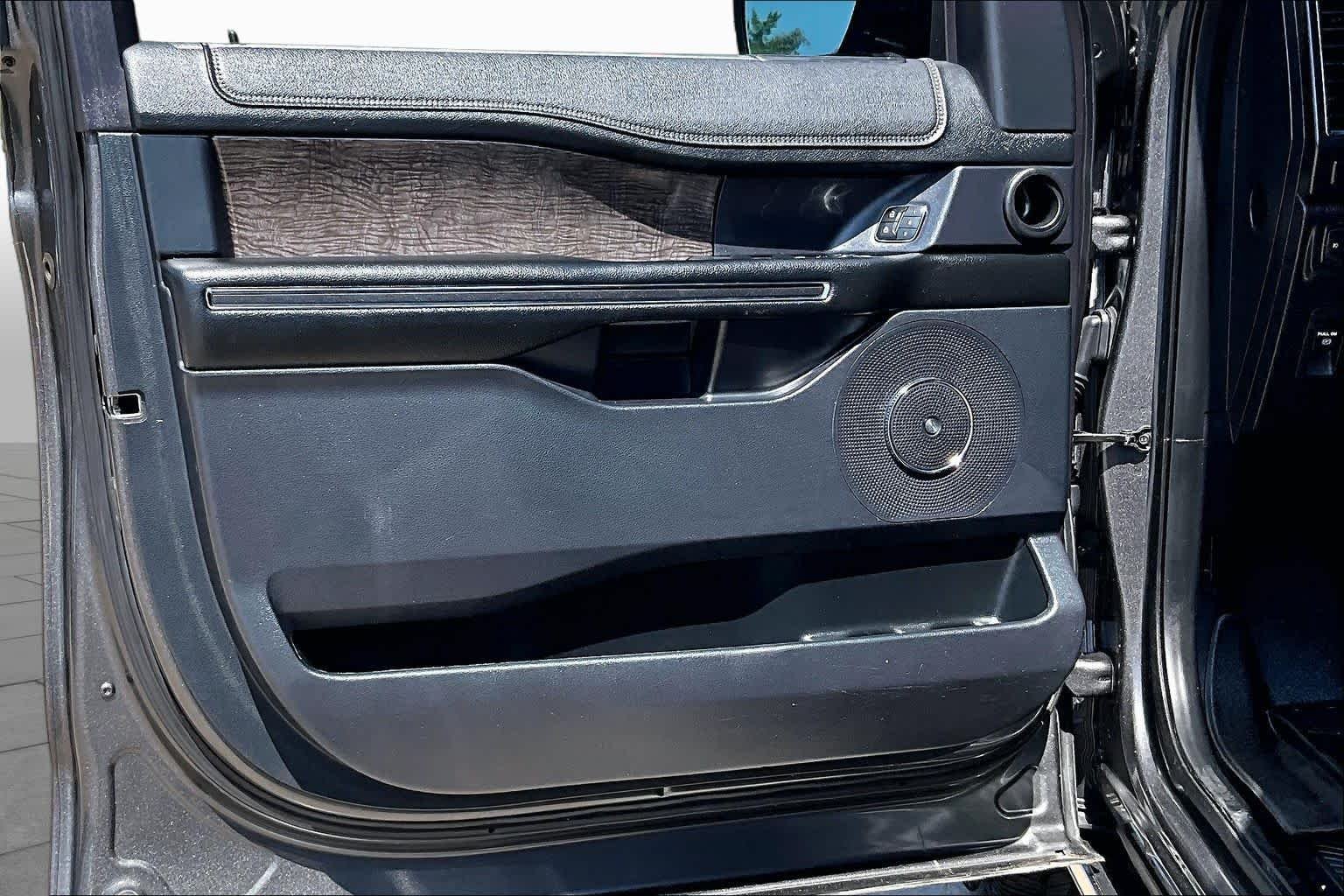 Used 2019 Magnetic Ford Limited image 22